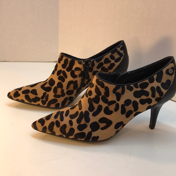 Calvin Klein Leopard Print PointedToe Booties Sz 9 - Picture 3 of 8